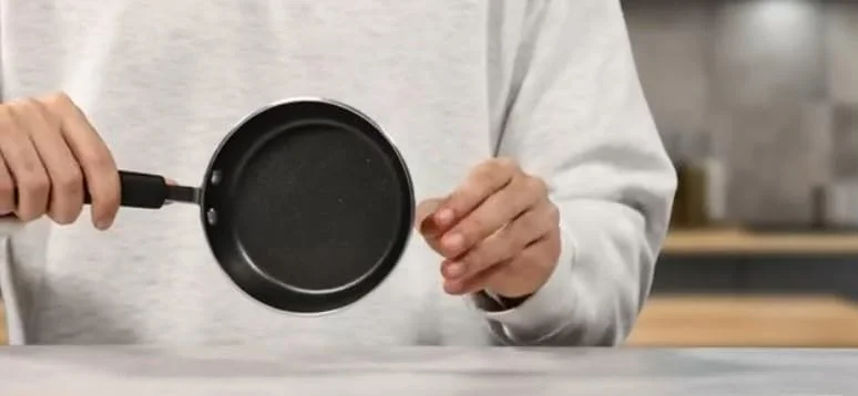 برستيج Prestige 3X Ultra Tough Mini Fry Pan, 4.75 Inch, 12 cm, Black أسود/فضي 12سم
